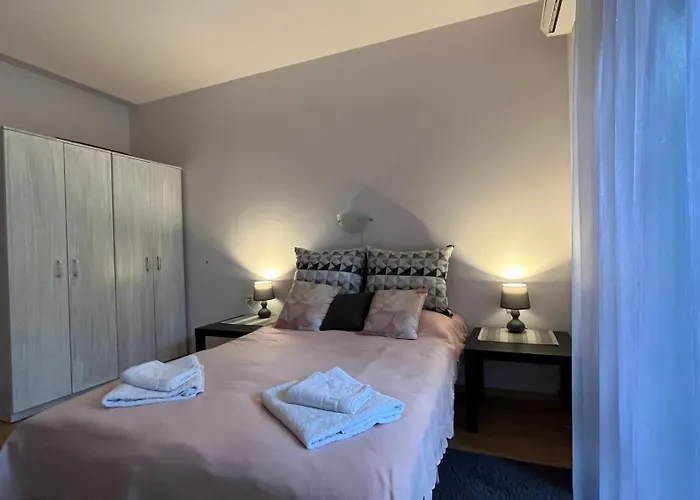 Golf Club & Orchid Noks Mia *