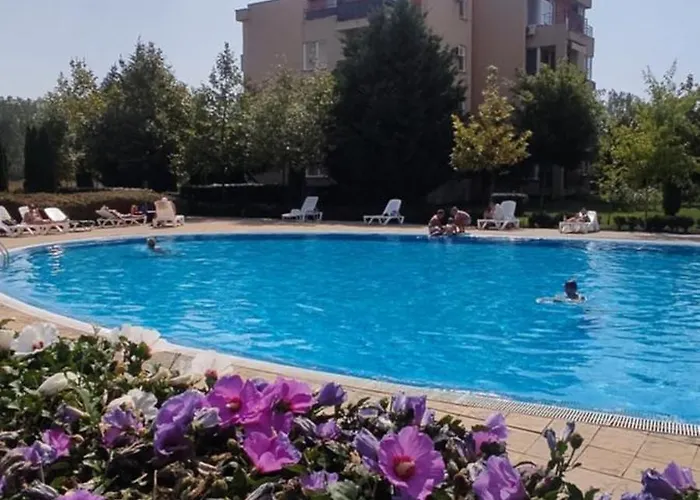 Golf Club & Orchid Noks Mia *