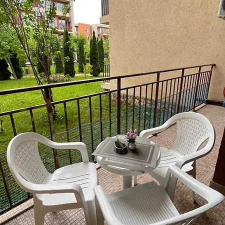 Golf Club & Orchid Noks Mia Daire *