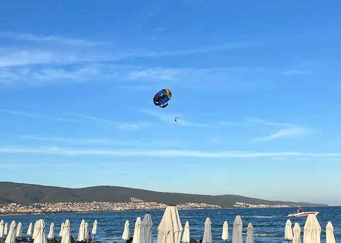 Golf Club & Orchid Noks Mia